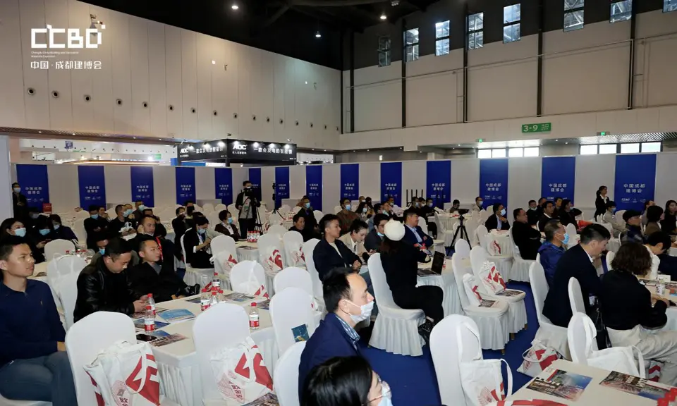 China Door and Window Summit Forum: Dujiangyan Jindun Discusses "Future Consumer Trends in the Door and Window Industry" with Industry Leaders